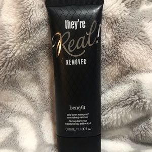 Benefit They’re Real eye makeup Remover